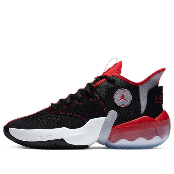 

Кроссовки реагируют на возвышение pf Air Jordan, черный