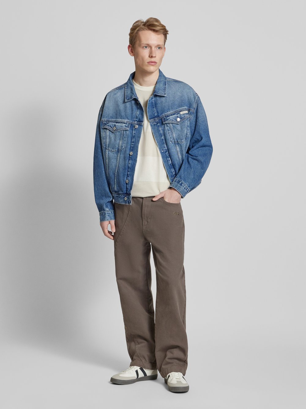 

Джинсовая куртка с нагрудными карманами с клапанами Calvin Klein Jeans