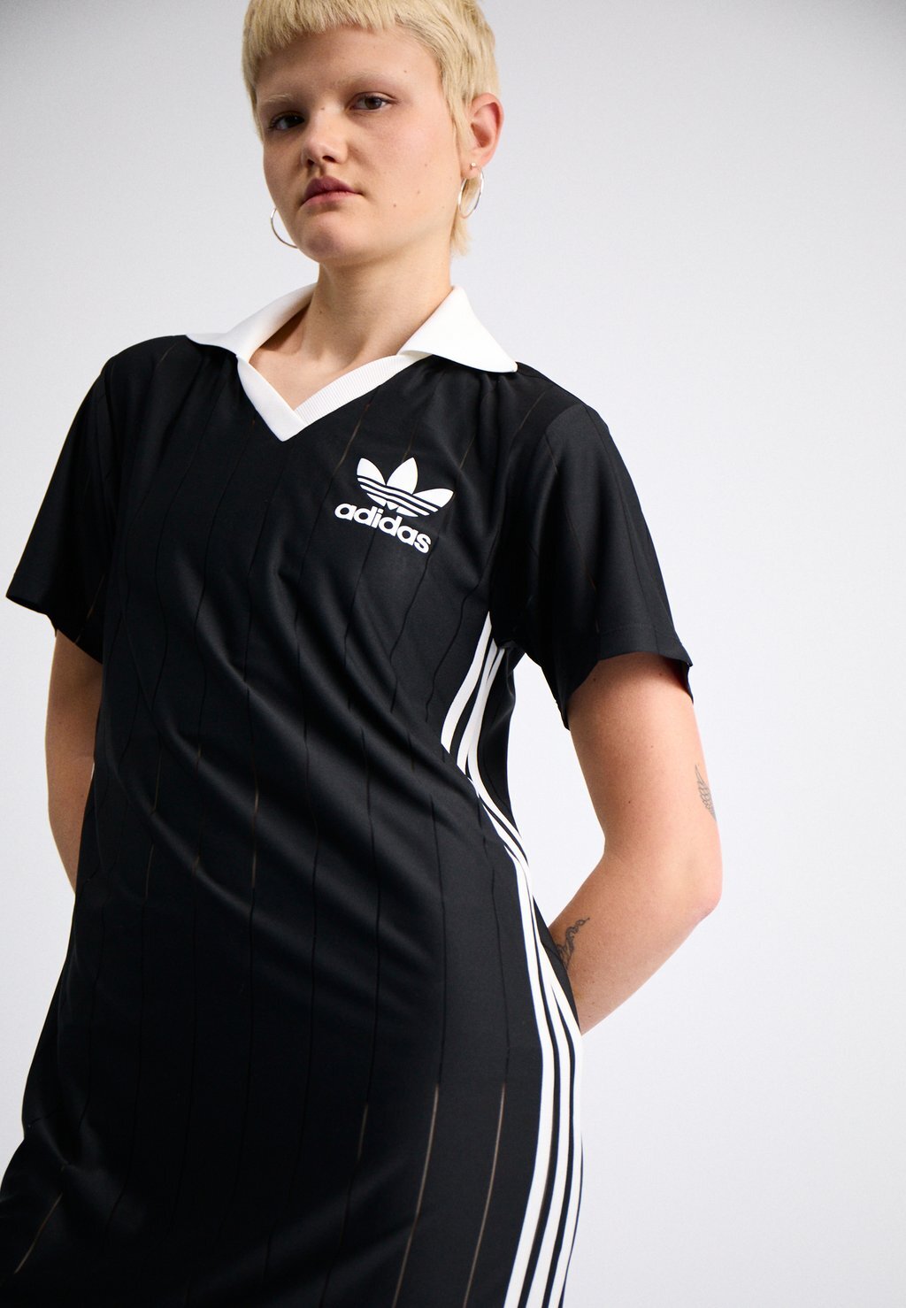 

Платье из джерси adidas Originals, черное