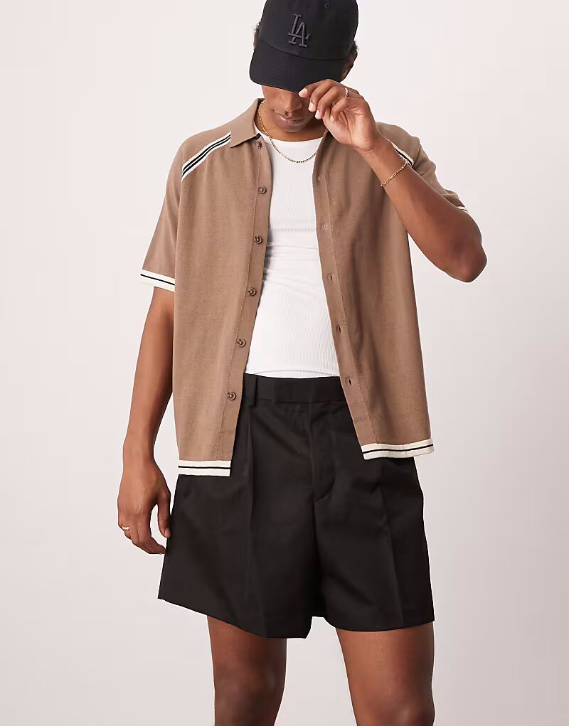 

Широкие укороченные шорты ASOS DESIGN черного цвета со складками спереди