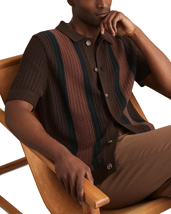 

Вязаный свитер с коротким рукавом и пуговицами спереди от Bradley Reiss, коричневый