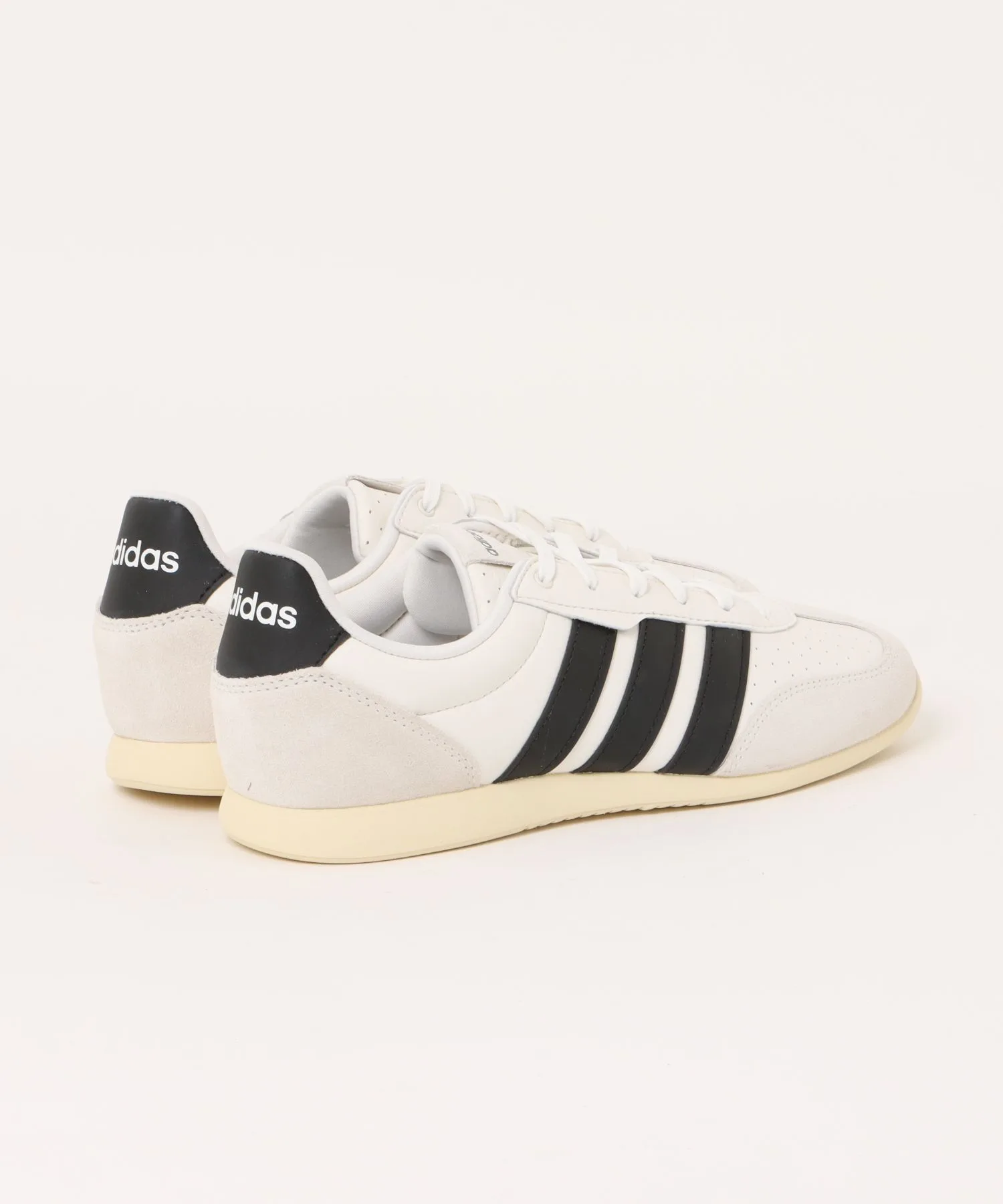 Мужские кроссовки Barreda LO adidas бело-черные — фото 2