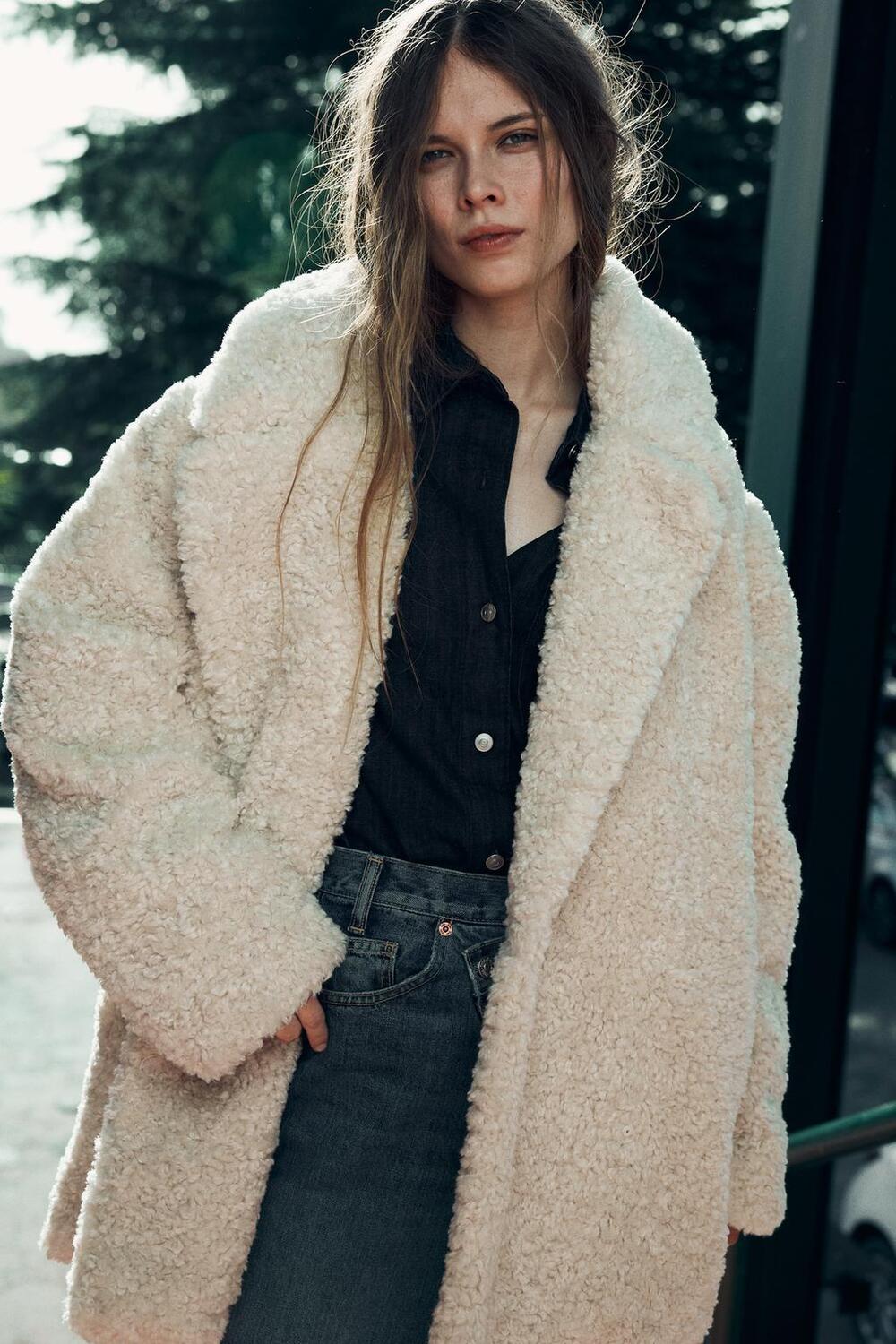 

Пальто из искусственного меха ZARA, устрично-белый