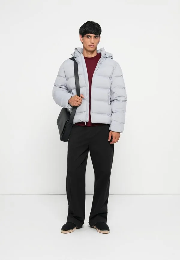 Стеганая пуховая куртка с проклеенными швами Calvin Klein, Gray Marble — фото 2