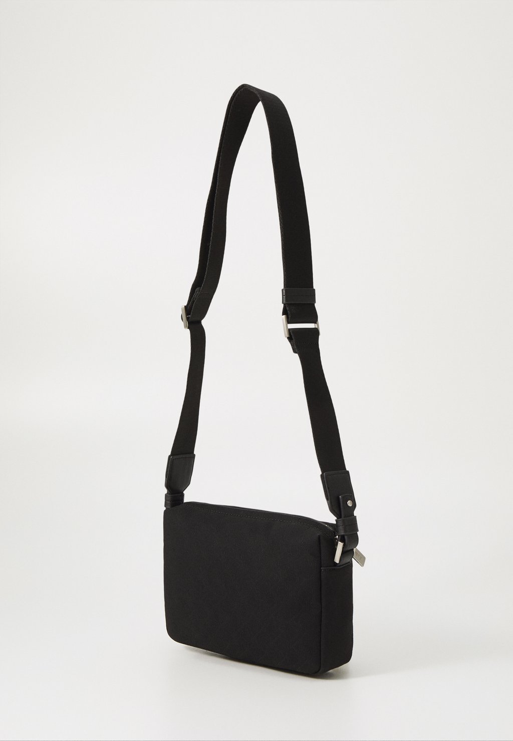 

Сумка через плечо CK MUST CAMERA BAG Calvin Klein, черный