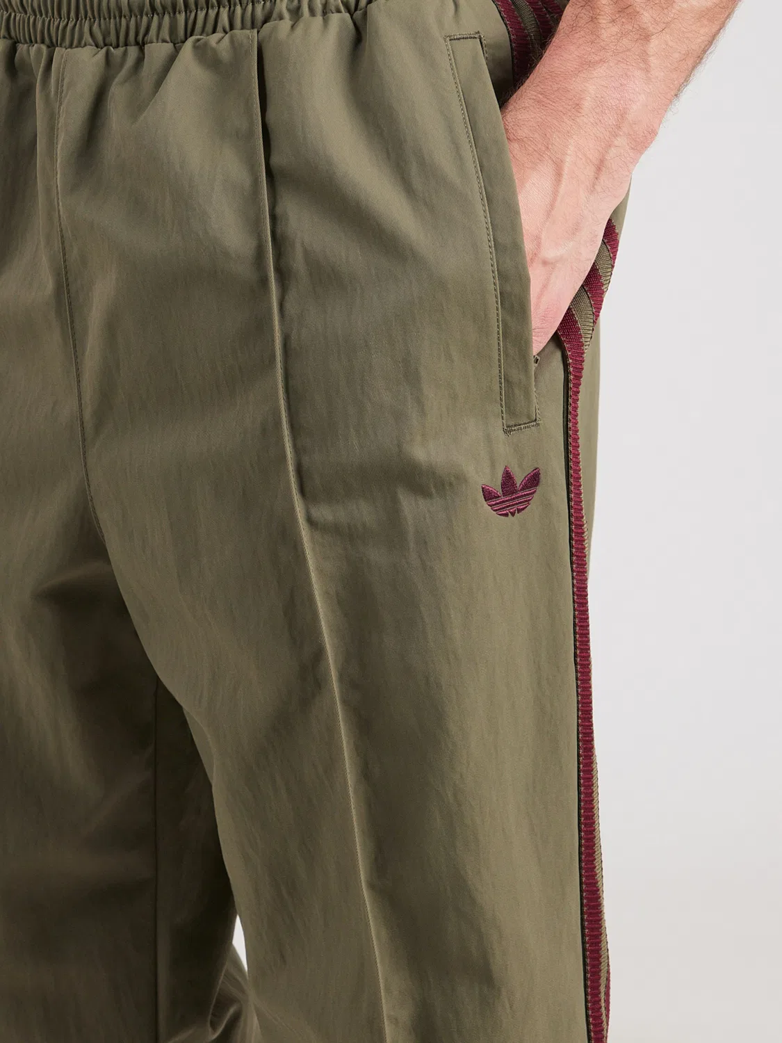 Брюки Adidas Originals свободного кроя BRITCORE цвета хаки — фото 2