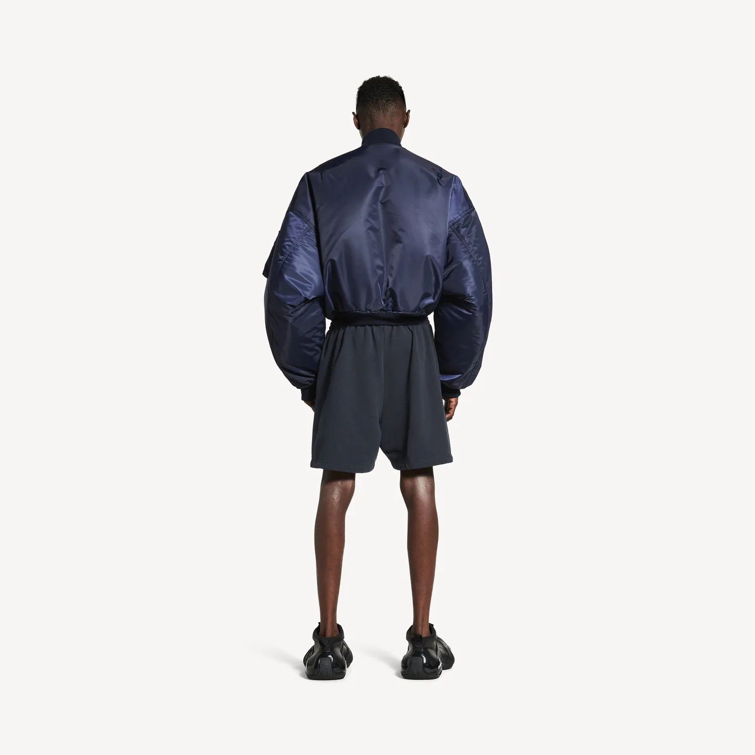 Мужские шорты Balenciaga с лентой и надписью Balenciaga на спине, в выцветшем черном/белом/красном цвете — фото 4