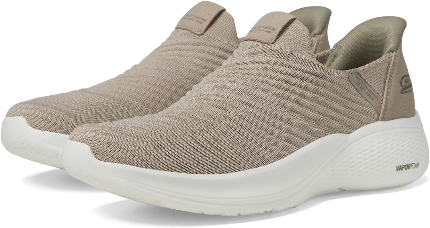 Кроссовки BOBS from SKECHERS Bobs Infinity - Daily Vision Hands Free Slip-Ins, цвет Taupe