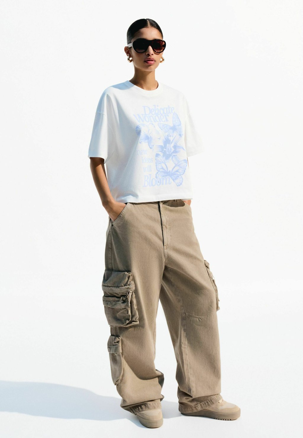 

Футболка с принтом SHORT SLEEVE Bershka, белый