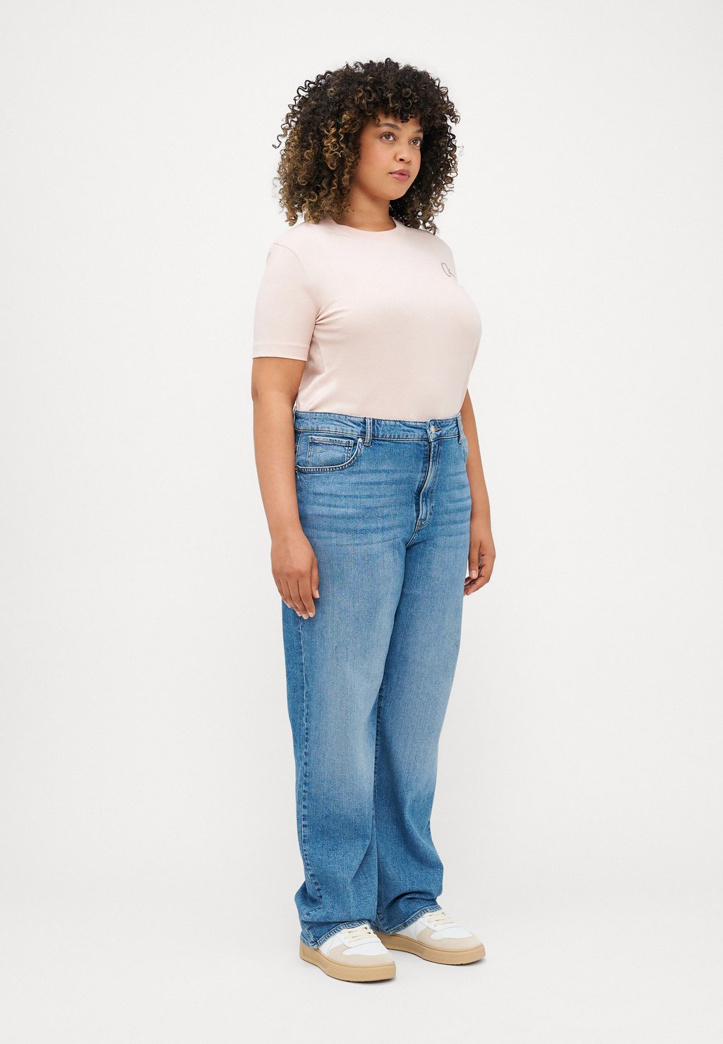 

Базовая футболка EMBROIDERED REGULAR TEE Calvin Klein Jeans Plus, розовый