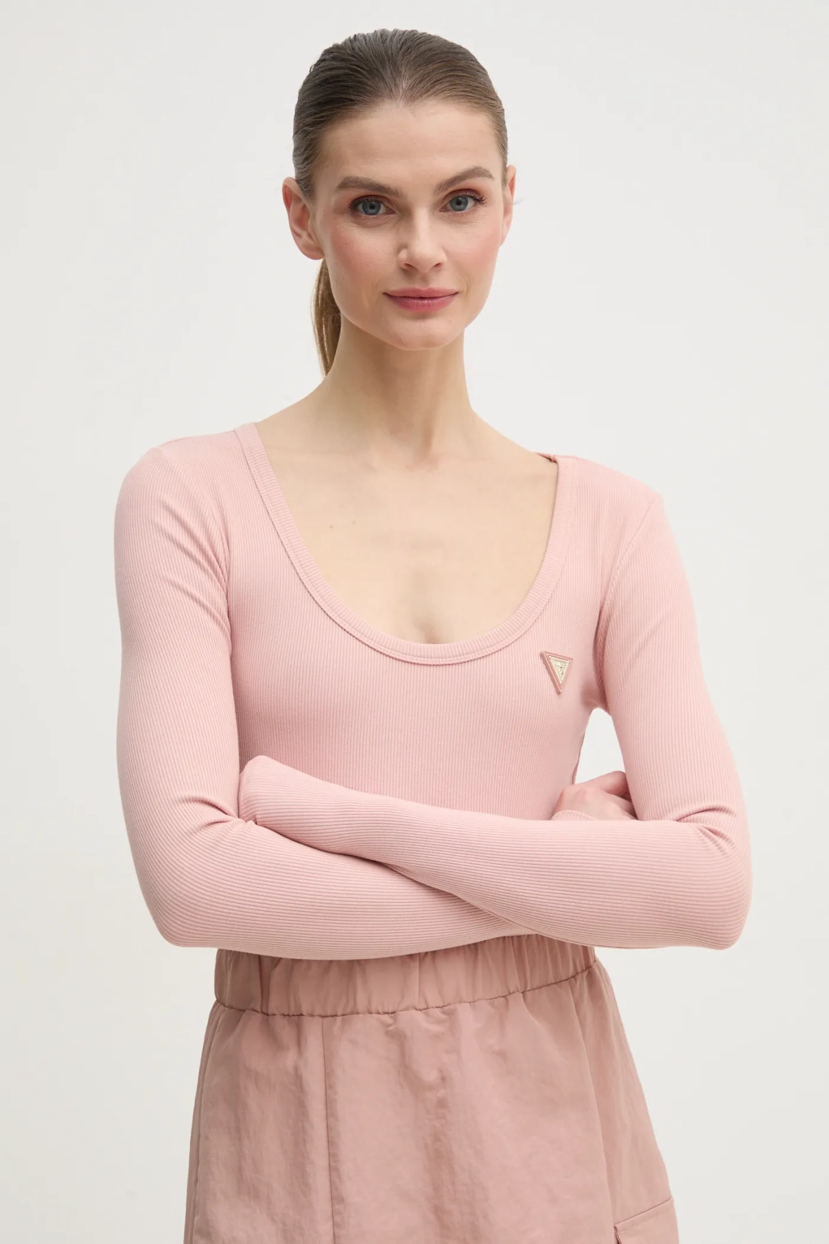 

Футболка с длинным рукавом Guess, розовый