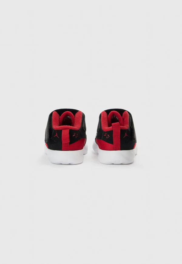 Кроссовки jordan max aura 7 унисекс Jordan, Black/Varsity Red/White — фото 3