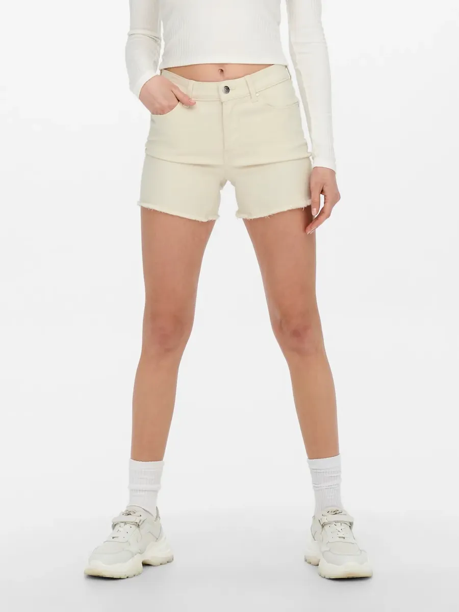 

ONLY Шорты "ONLBLUSH MID SK DNM SHORTS NOOS", цвет Ecru