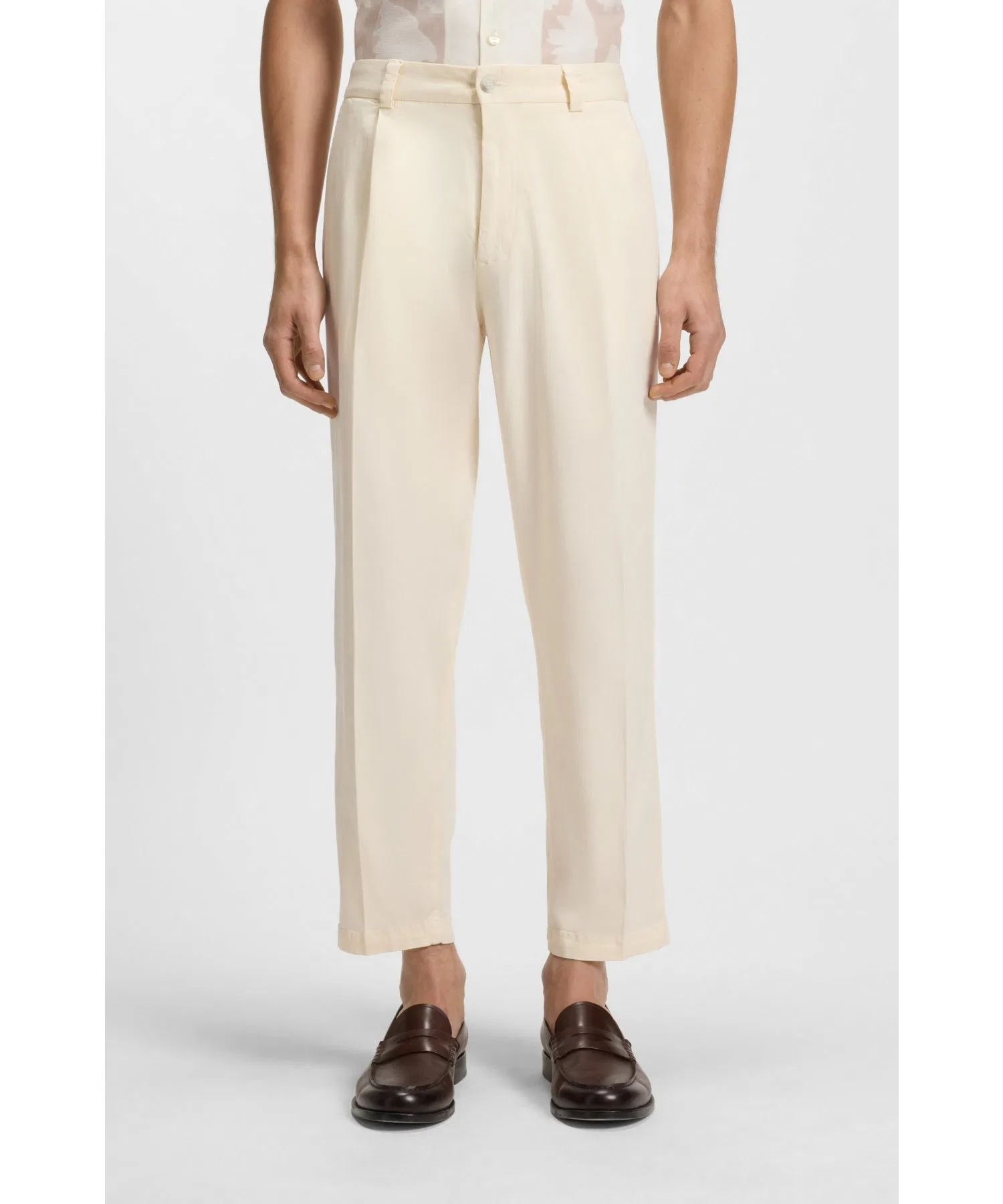 Мужские брюки BOSS Tapered Fit из смесовой ткани белые