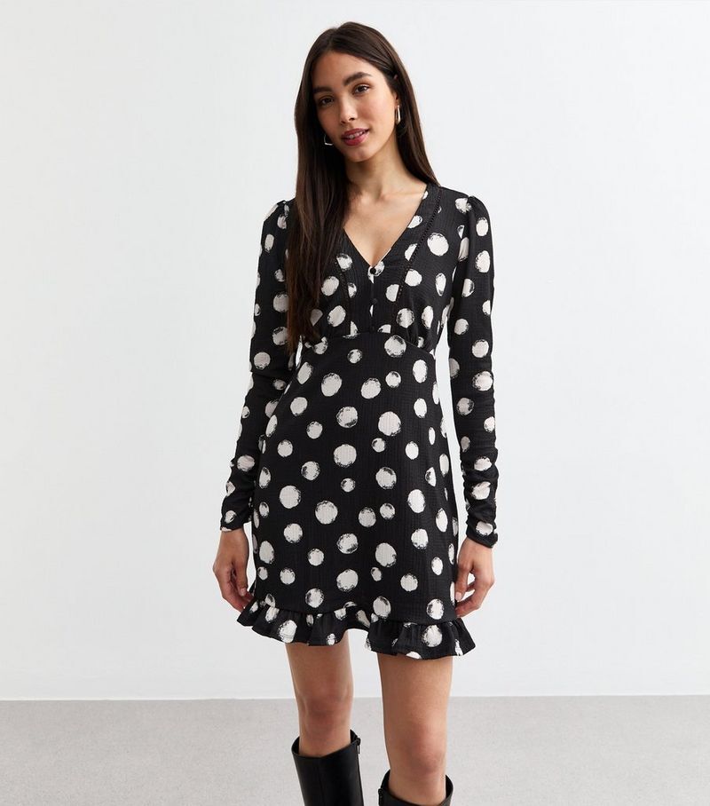 

Черное тканое платье с длинными рукавами и точечным принтом New Look, черный