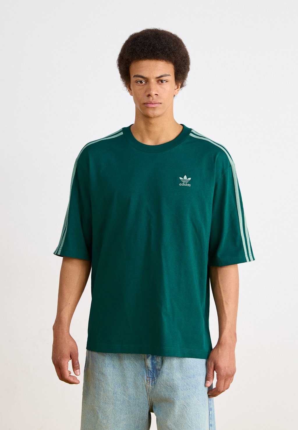 

Футболка с принтом OVERSIZE TEE adidas Originals, темно-зеленый