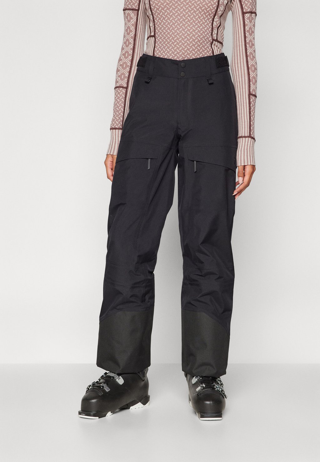 

Лыжные брюки GRAVITY GORE-TEX PANT Peak Performance, черный