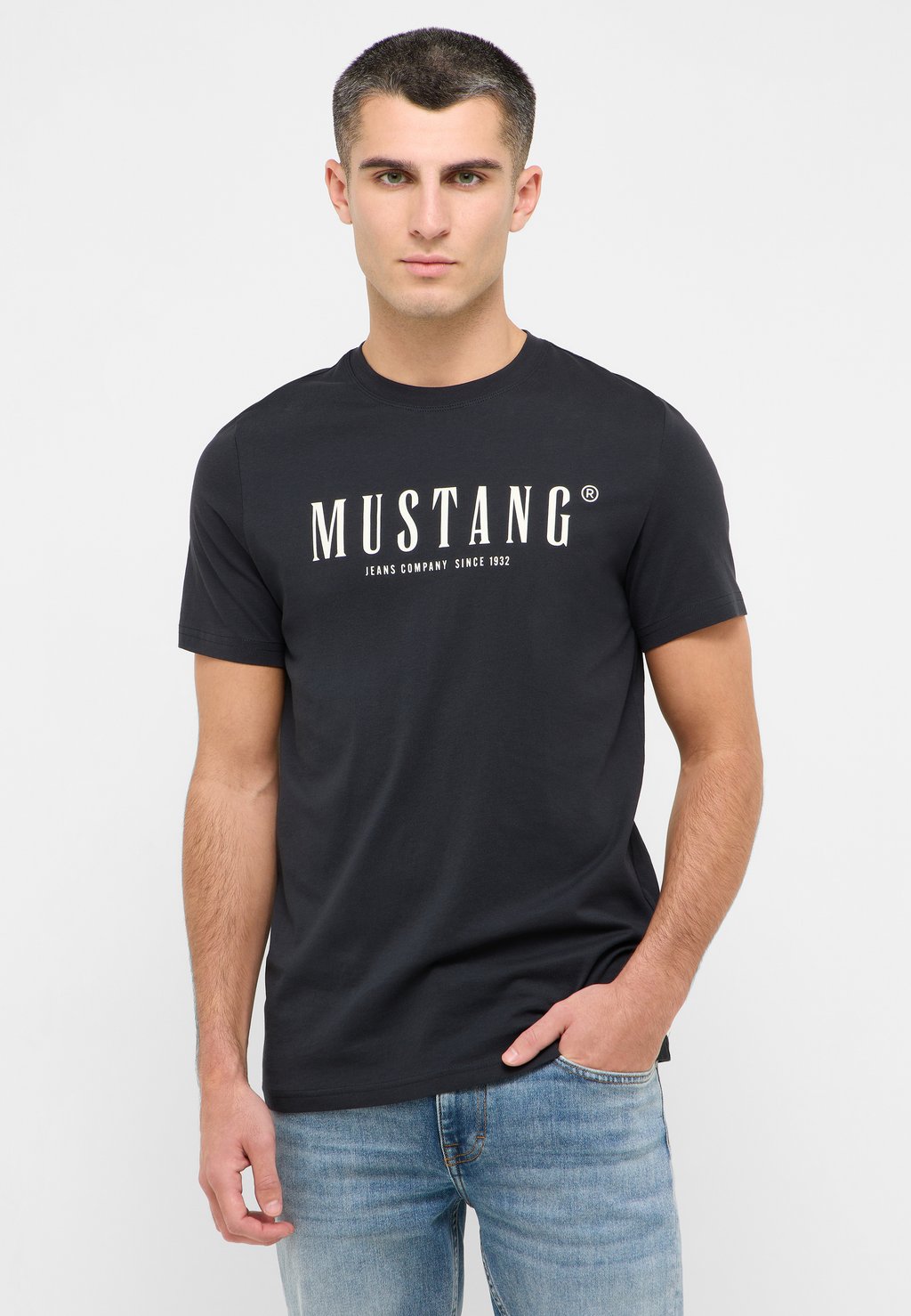 

Футболка с принтом Mustang, черный