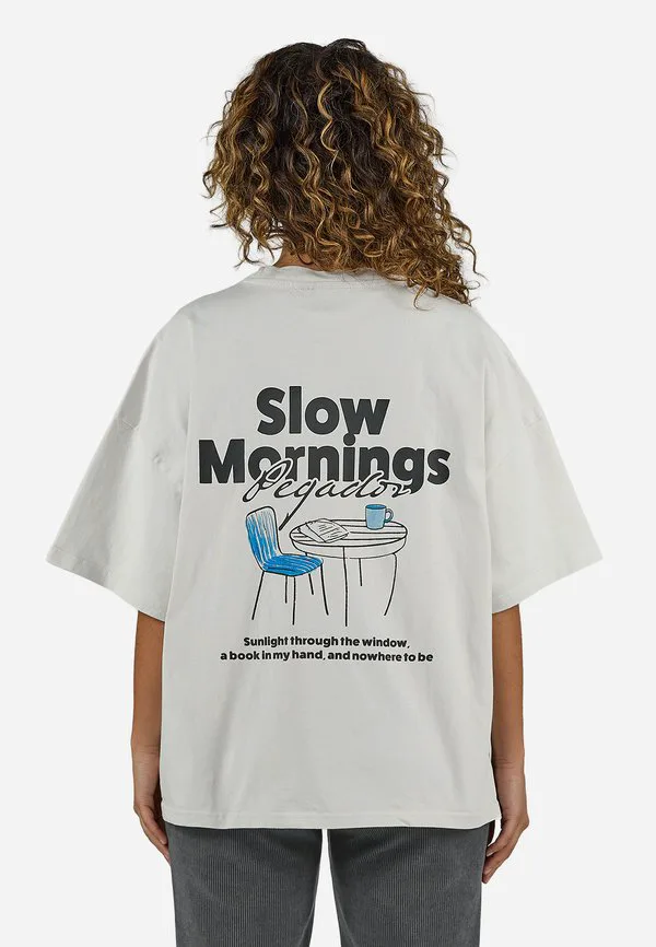 

Футболка с принтом trakai Pegador, Washed Fog Grey, Серый, Футболка с принтом trakai Pegador, Washed Fog Grey