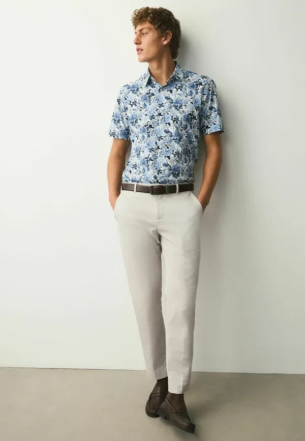 Рубашка Next Regular fit kew garden print short sleeve shirt, бело-голубой цветочный — фото 2