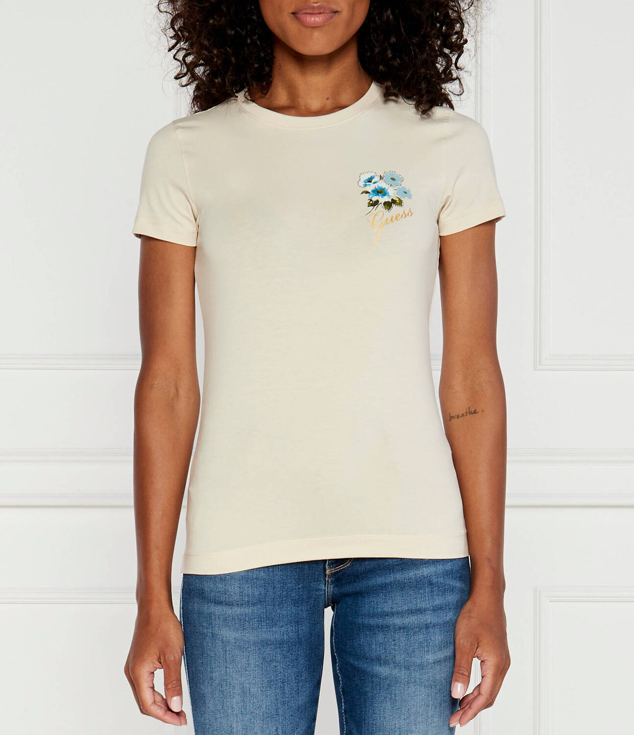 

Футболка GUESS Regular Fit, бежевый