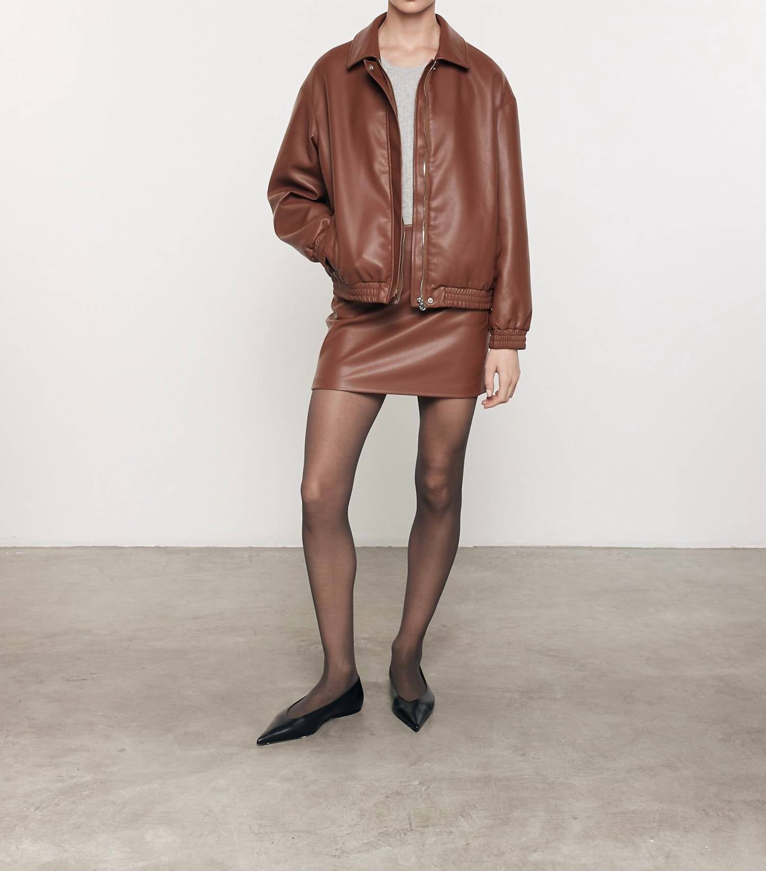 

Кожаная мини-юбка в двух словах Enza Costa, nutshell