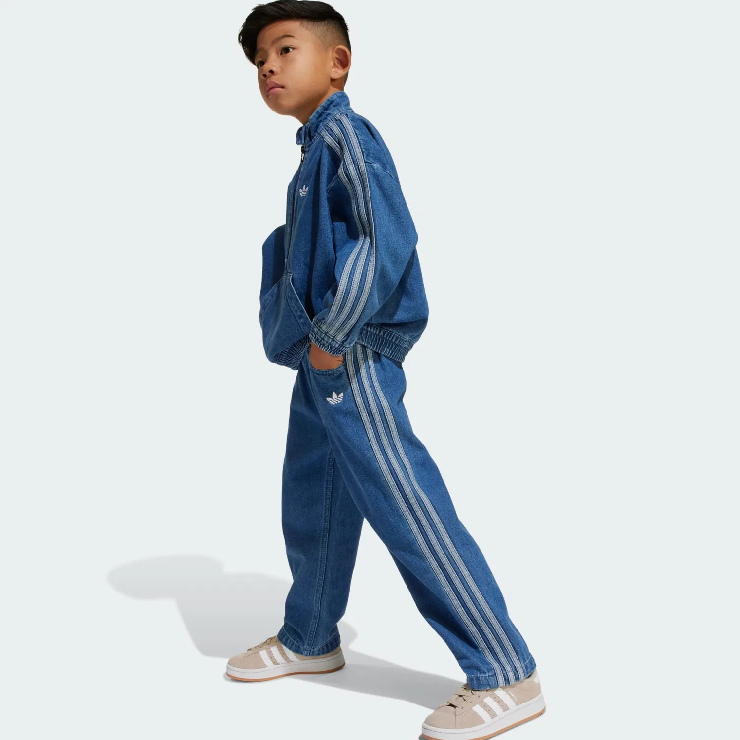 Комплект Adidas Originals Джинсовый комплект в синем джинсовом и светло-голубом цветах — фото 4