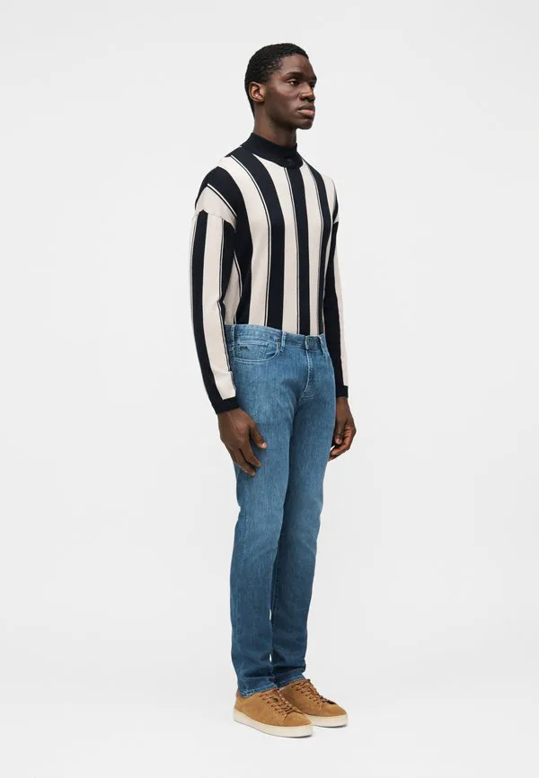 Брюки с карманами, узкие джинсы Emporio Armani, Light Blue Denim — фото 4