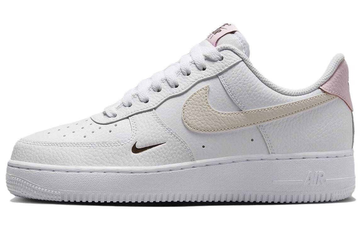 

Женские кроссовки для скейтбординга Nike Air Force 1, White/Pink