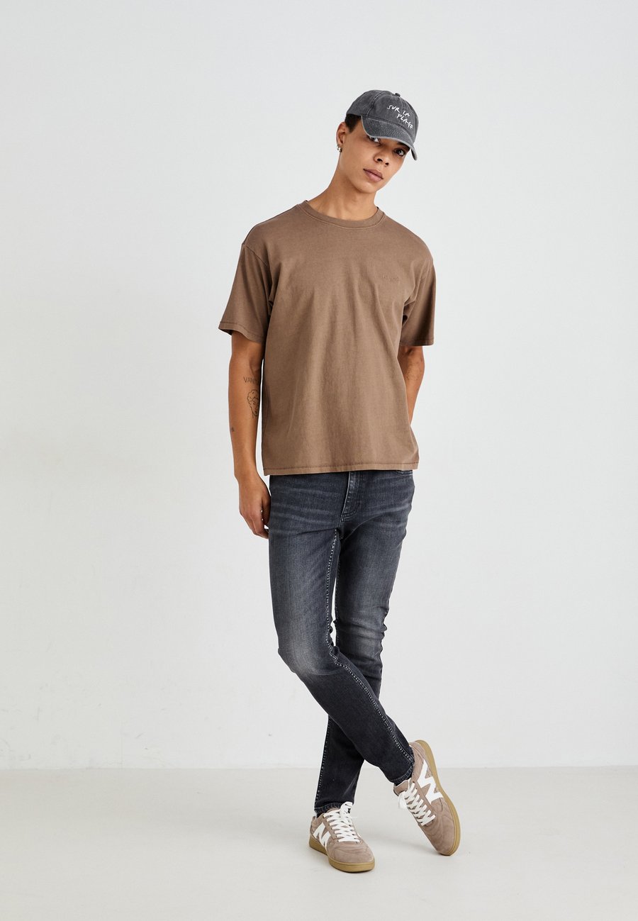 Футболка Levi's VINTAGE TEE, Fungi/Brown — фото 2