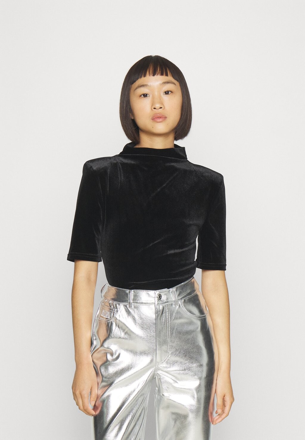 

Базовая футболка Nmalma Sleeve Shoulder Noisy May, черный