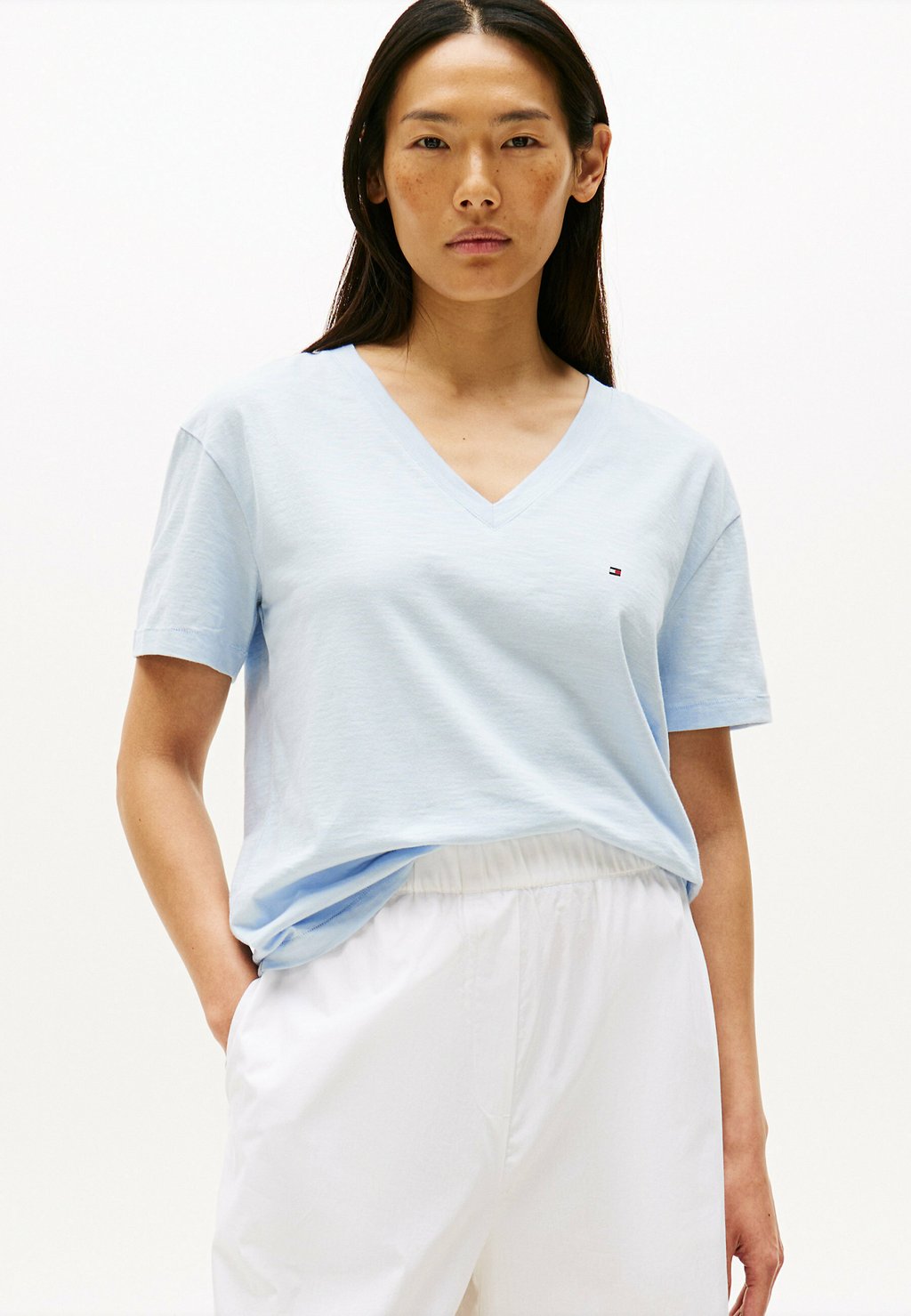 

Базовая футболка TEXTURED V-NECK Tommy Hilfiger, синий