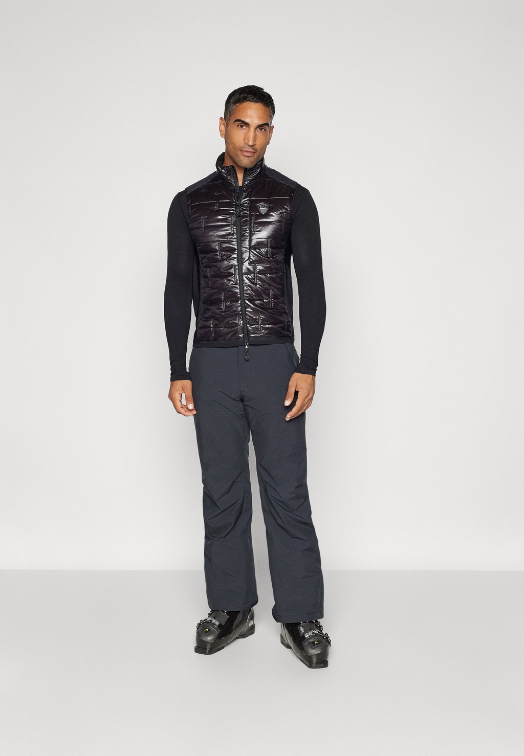 

Жилет SKI KITZBUHEL PADDED VEST EA7 Emporio Armani, черный