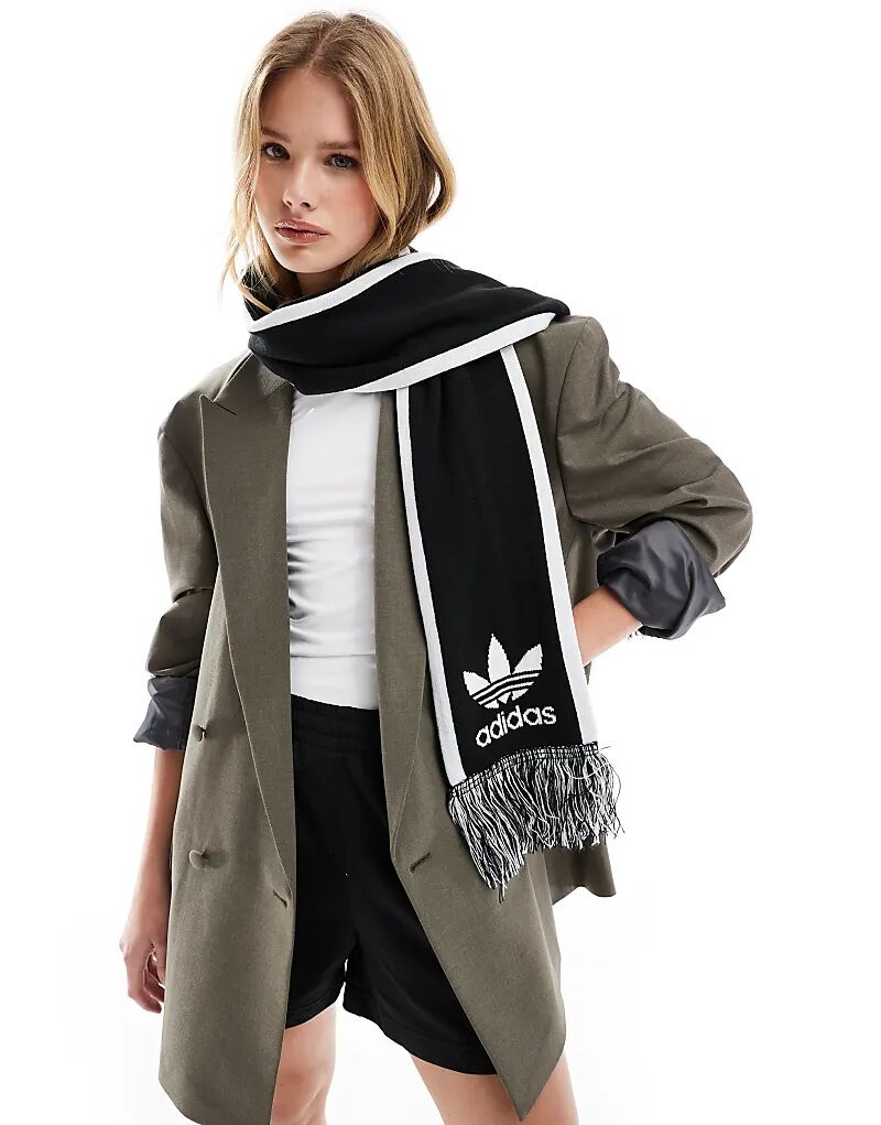 

Футбольный шарф черного цвета adidas Originals