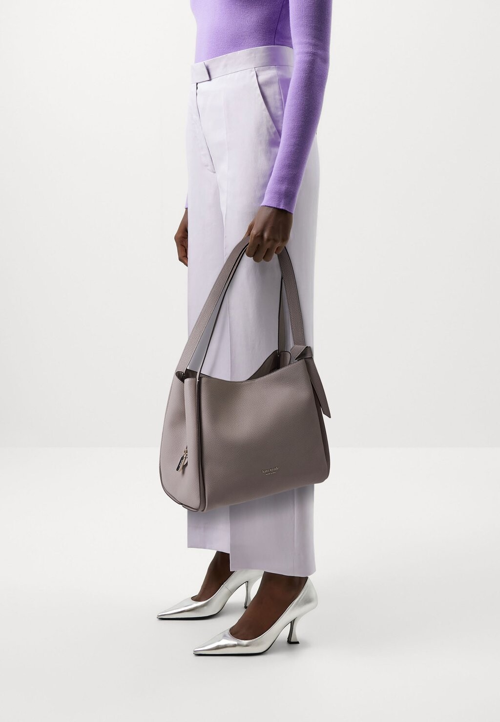 

Сумочка Knott Pebbled Large Shoulder Bag kate spade new york, цвет warm taupe