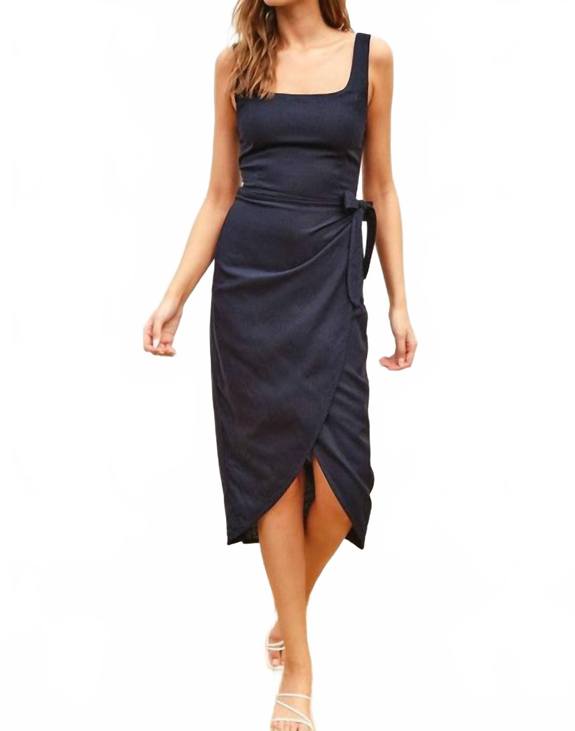 

Небесное платье в темно-синем DRESS FORUM