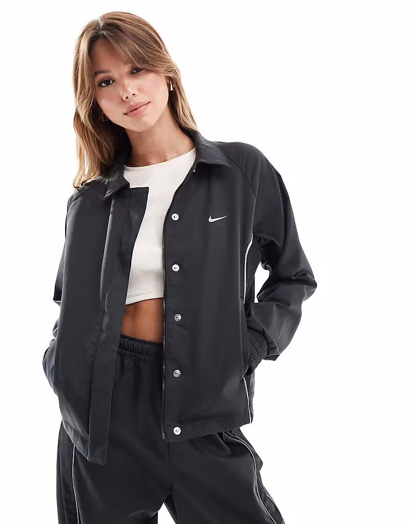 

Куртка Nike Streetwear черного цвета
