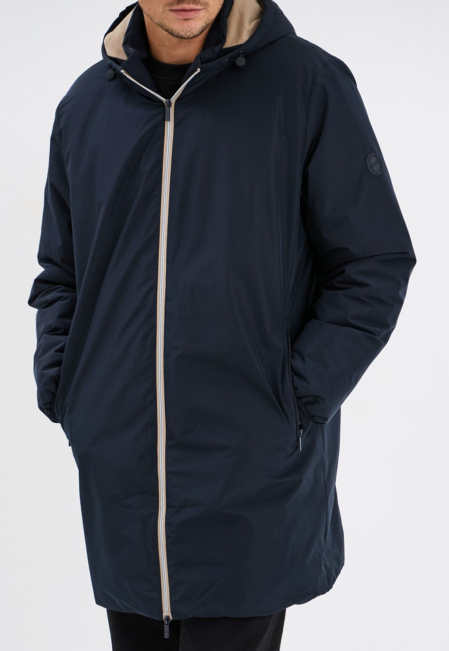 

Пальто Creeks AMERICAN INSPIRATION FASHION COOL EASY WASSERABWEISENDE MIT KAPUZE, Bleu Foncé/Dark Blue