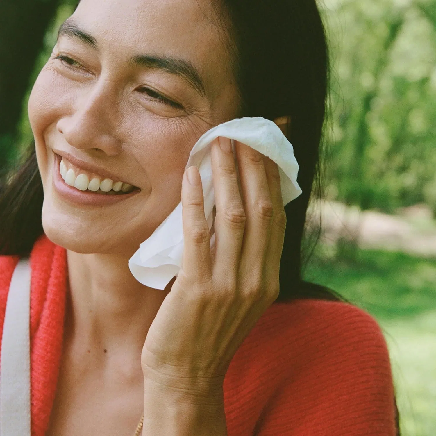 Средство для снятия макияжа Ursa Major — Салфетки для лица Essential Face Wipes, 100 г — фото 4