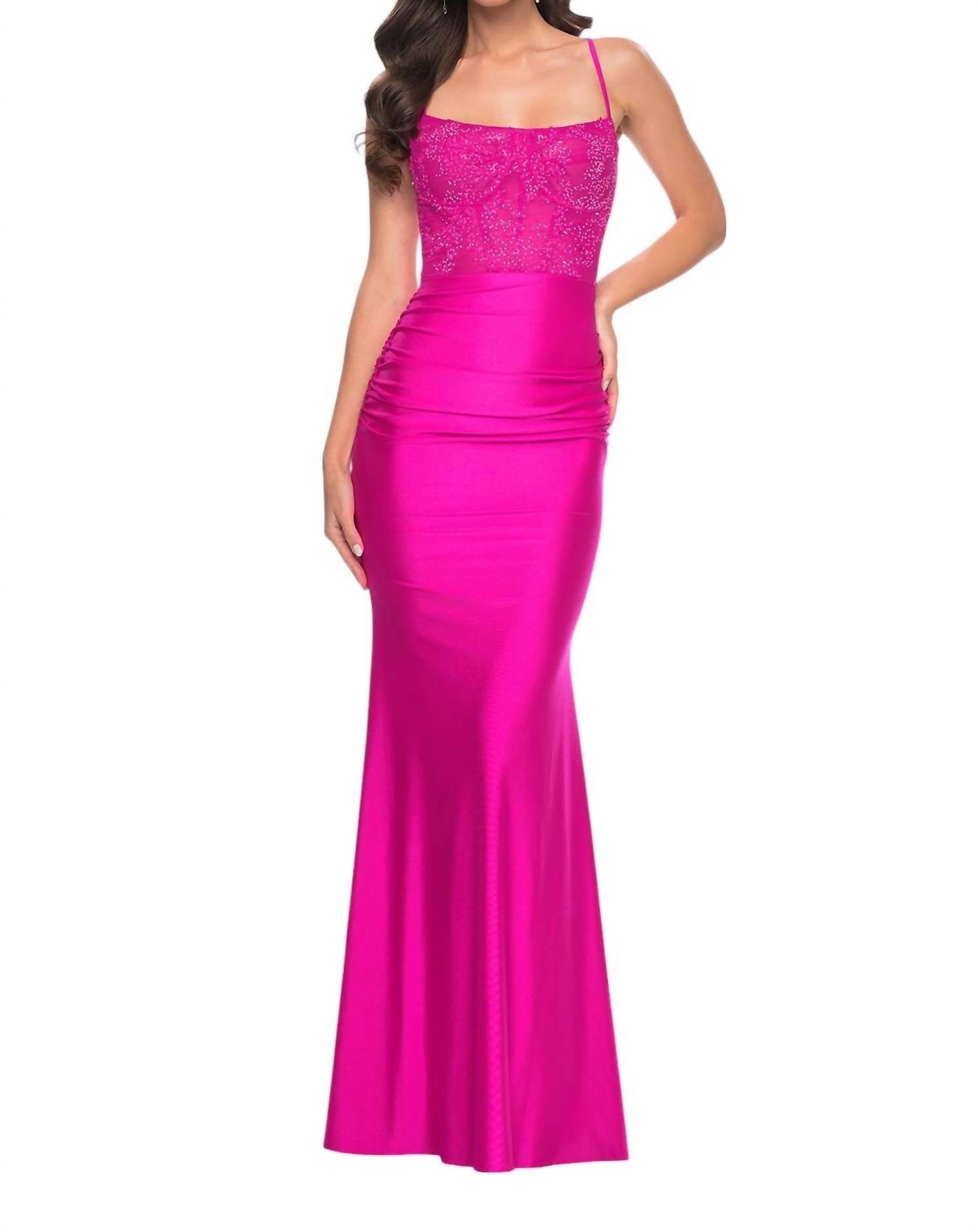 

Облегающее вечернее платье с кружевным лифом в ярком фуксии La Femme