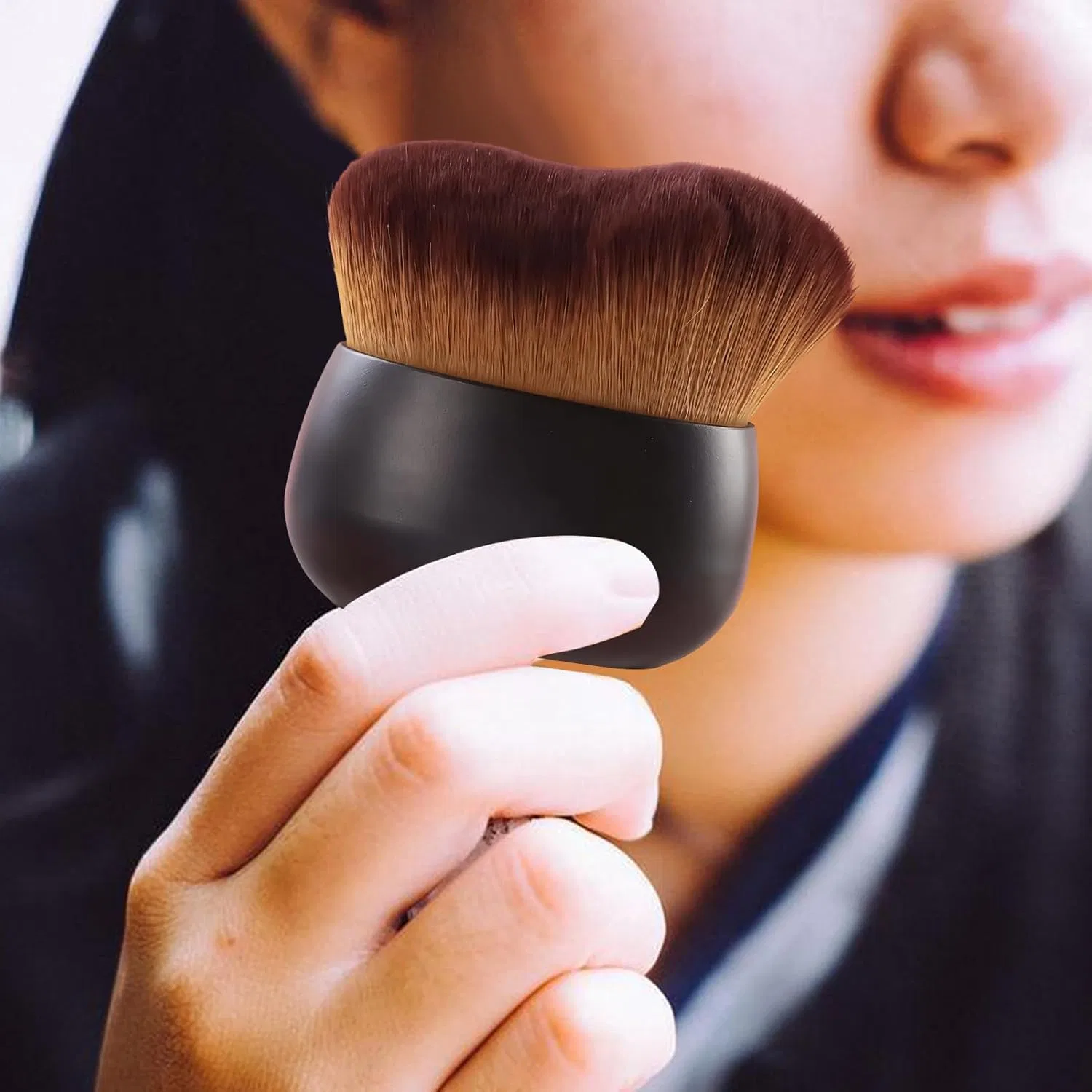 Кисть для тела Body Foundation Brush 7.5cm широкая мягкая интенсивная для автозагара, макияжа, контуринга, черная — фото 3