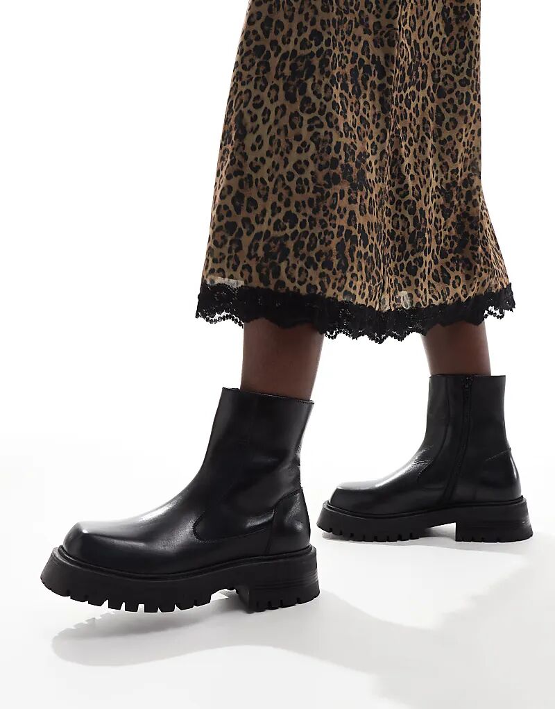 Массивные ботильоны schuh Alicia из черной кожи