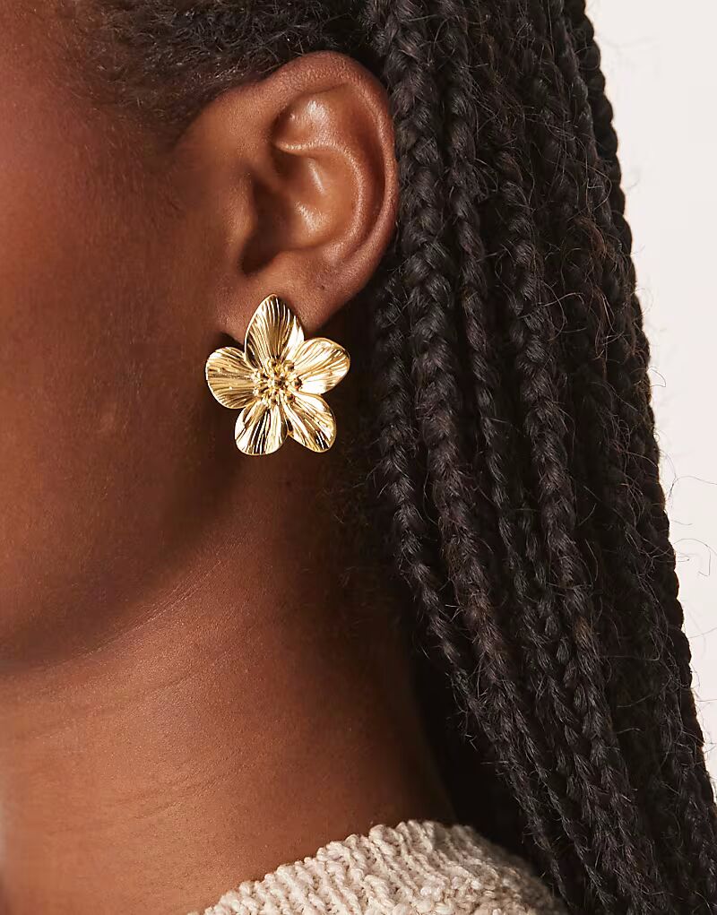 

Серьги-гвоздики в форме цветка из нержавеющей стали золотистого оттенка Asos Design