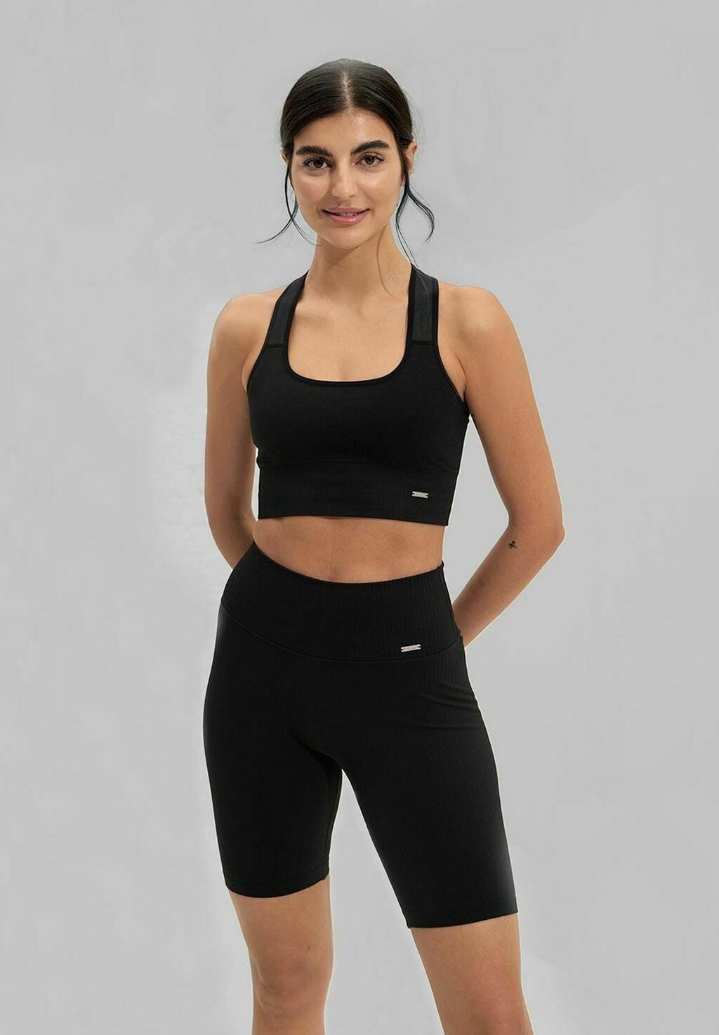 

Леггинсы RIBBED HIGH SEAMLESS BIKER SHORT aim’n, цвет black