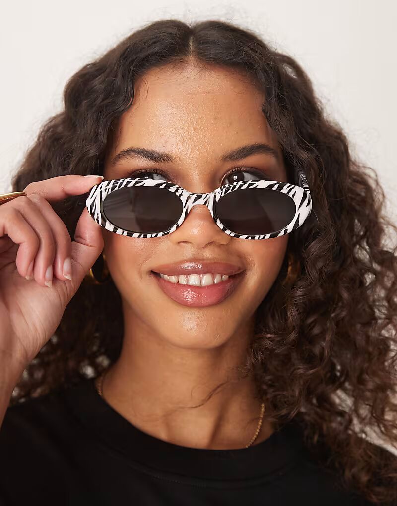 

Узкие овальные солнцезащитные очки ASOS DESIGN в цвете зебра
