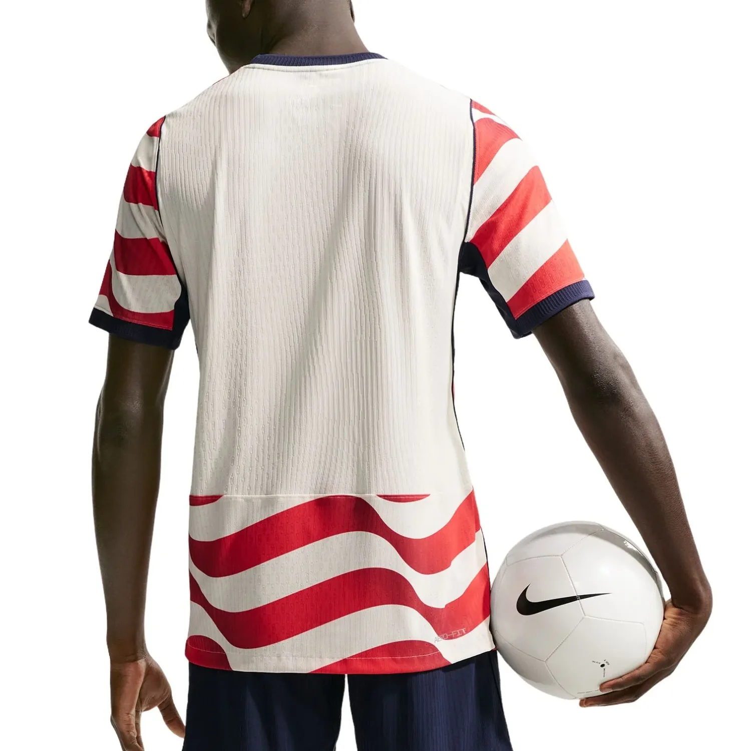 Домашняя футболка сборной США по футболу Nike 2026 года, оригинальная, цвет «Sail Midnight Navy», мультиколор — фото 2