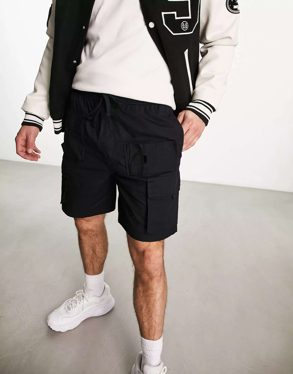 

Черные шорты карго общего назначения Pull&Bear