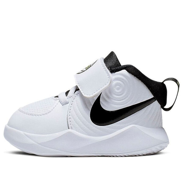 

Кроссовки team hustle d 9 Nike, белый