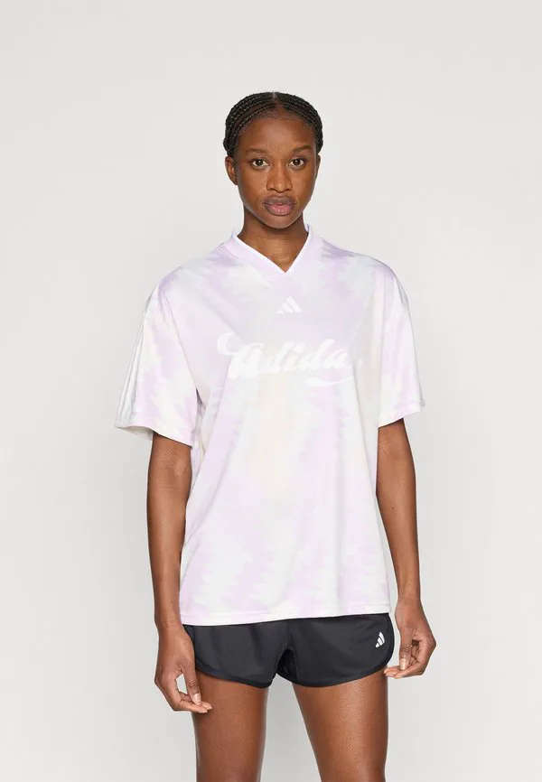

Футболка с принтом "тиро" Adidas Sportswear, White/Off White/Ice Lavender/Multicolor, Белый, Футболка с принтом "тиро" Adidas Sportswear, White/Off White/Ice Lavender/Multicolor