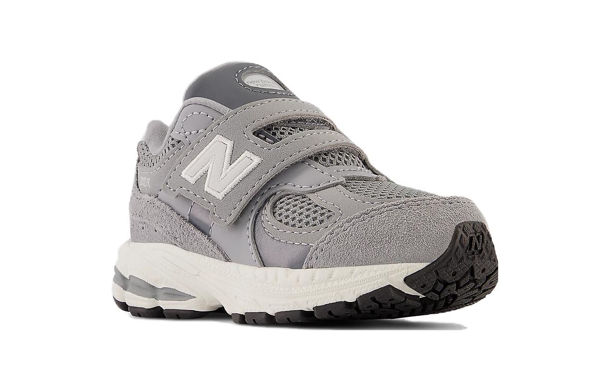 New Balance 2002R: Дышащие Низкие Кроссовки для Малышей, Серый/Белый — фото 3